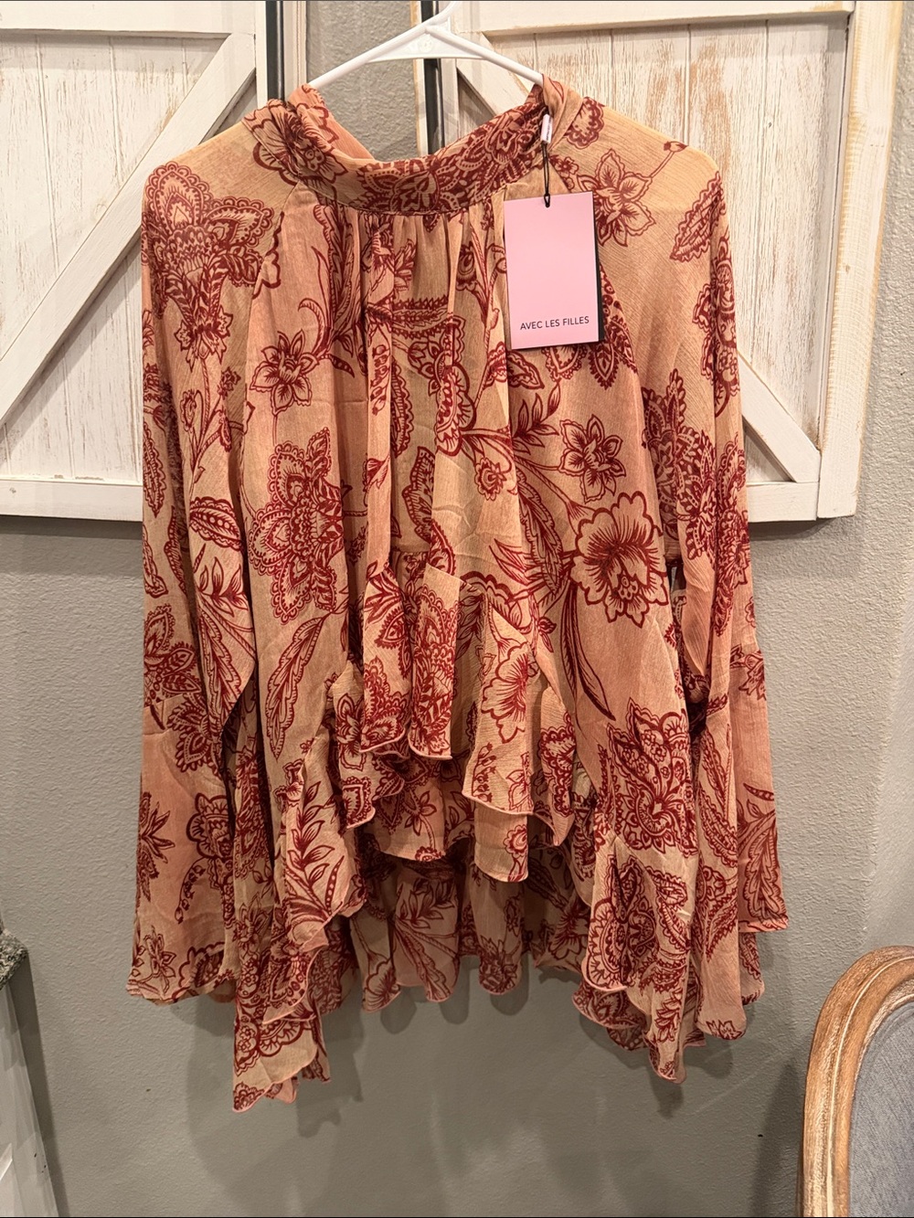Avec Les Filles Tan Blouse with Rust Floral Print and Ruffle Front nwt ptp 23